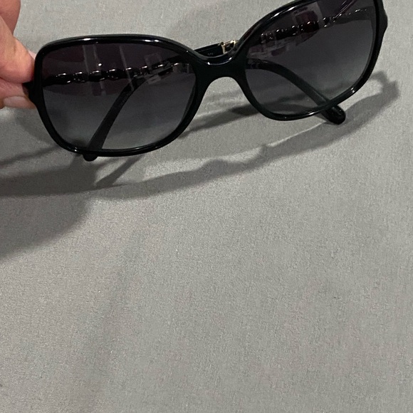 Good condition. Chanel sunnies. Authentic - Picture 1 of 5